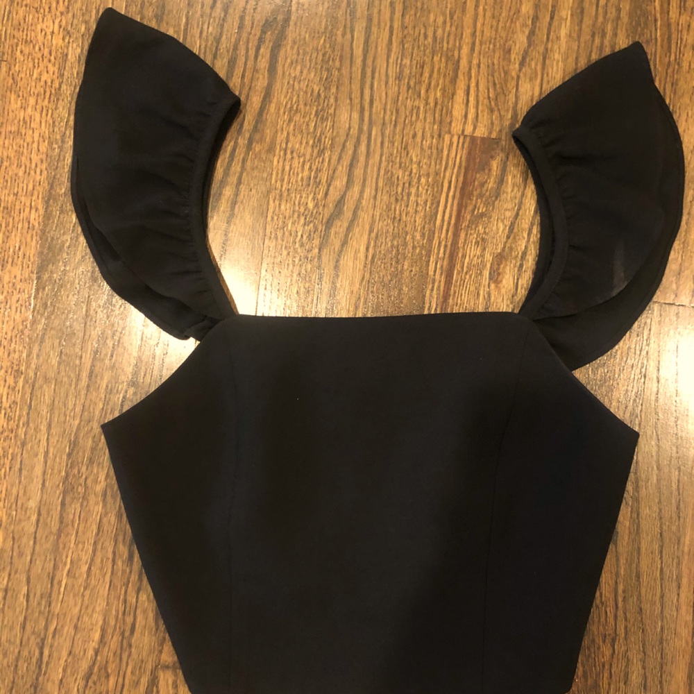 Alice + Olivia black crop top!
